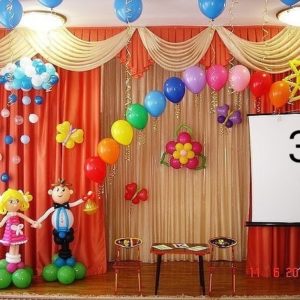 Украшение зала воздушными шарами на выпускной 3